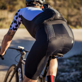 ASSOS アソス 日本公式サイト