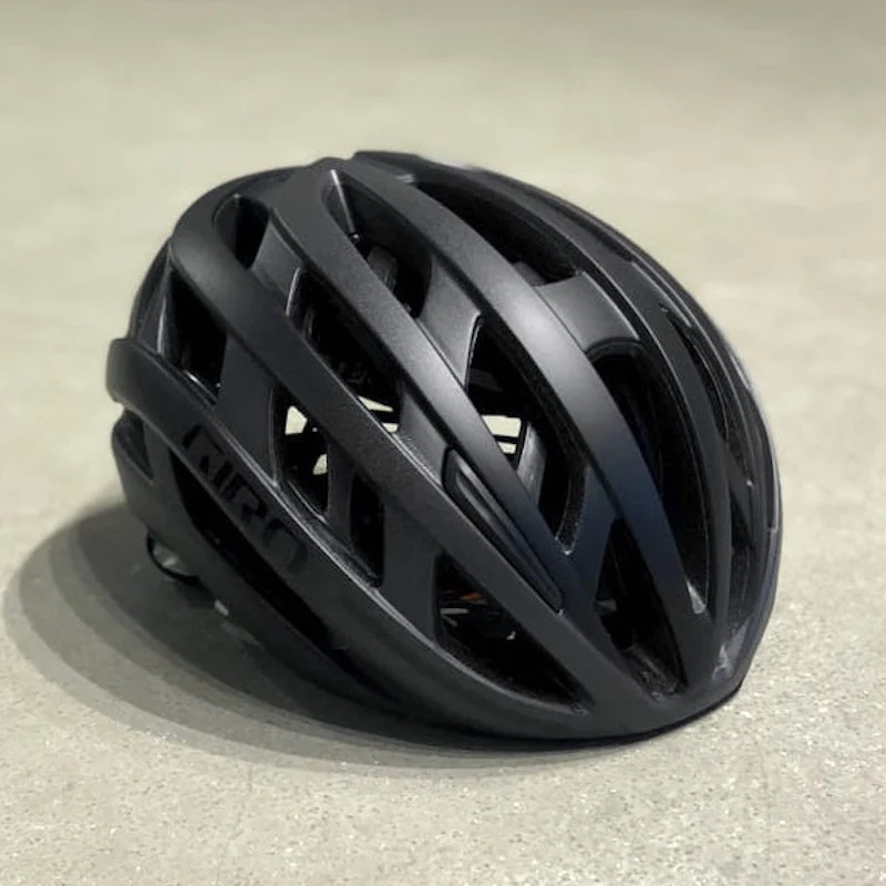 ヒルクライムに最も適したヘルメット HELIOS SPHERICAL AF ヒルクライムに最も適したヘルメット HELIOS SPHERICAL AF