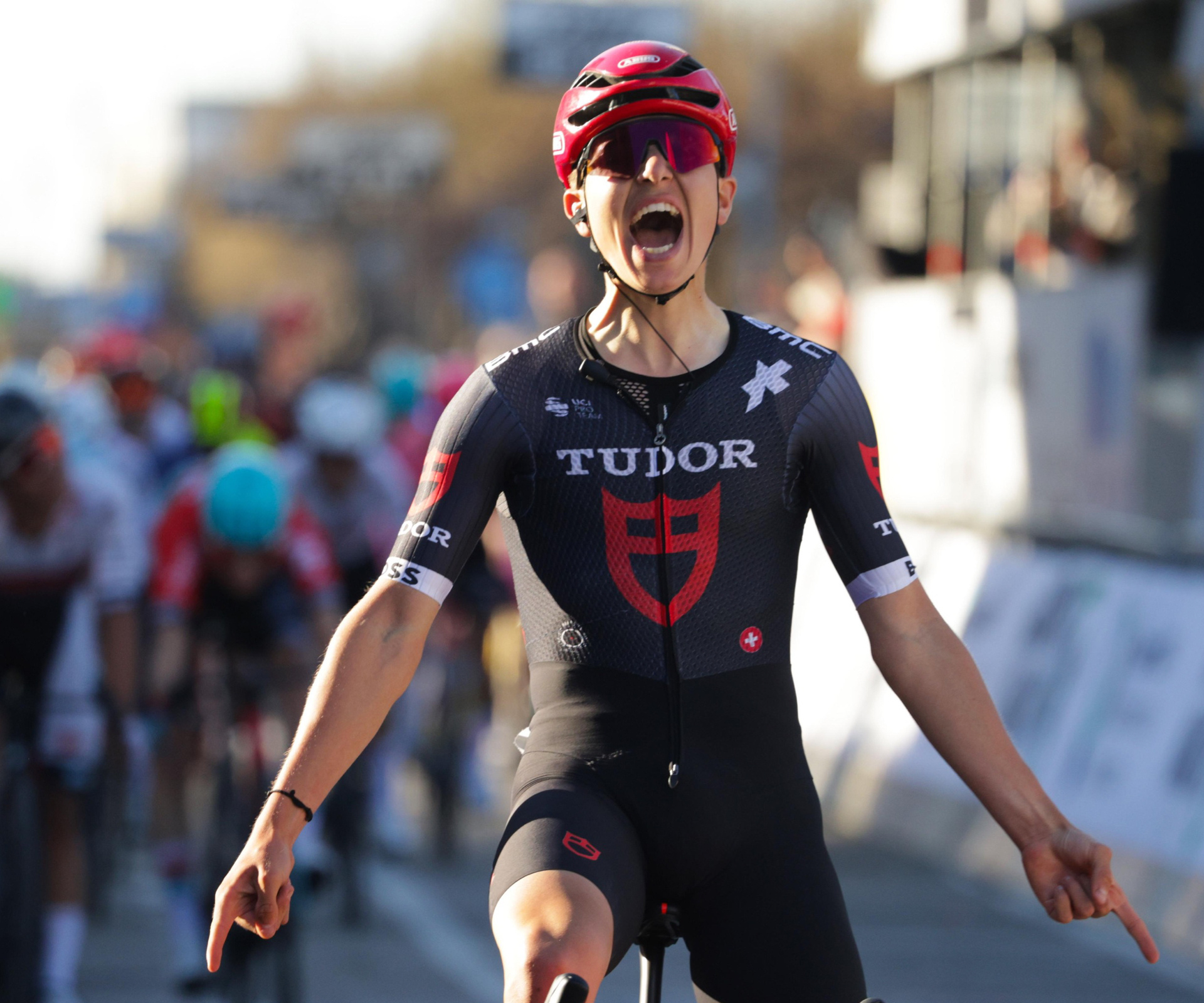 ASSOS X TUDOR PRO CYCLING TEAM レプリカジャージ登場