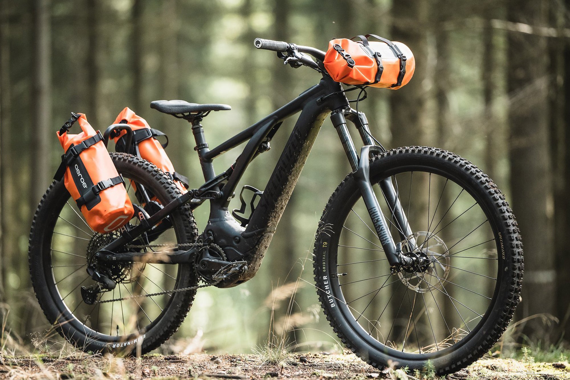 heavy-duty-dry-bag-8l-spider-rear-rack-EMTB_2000x