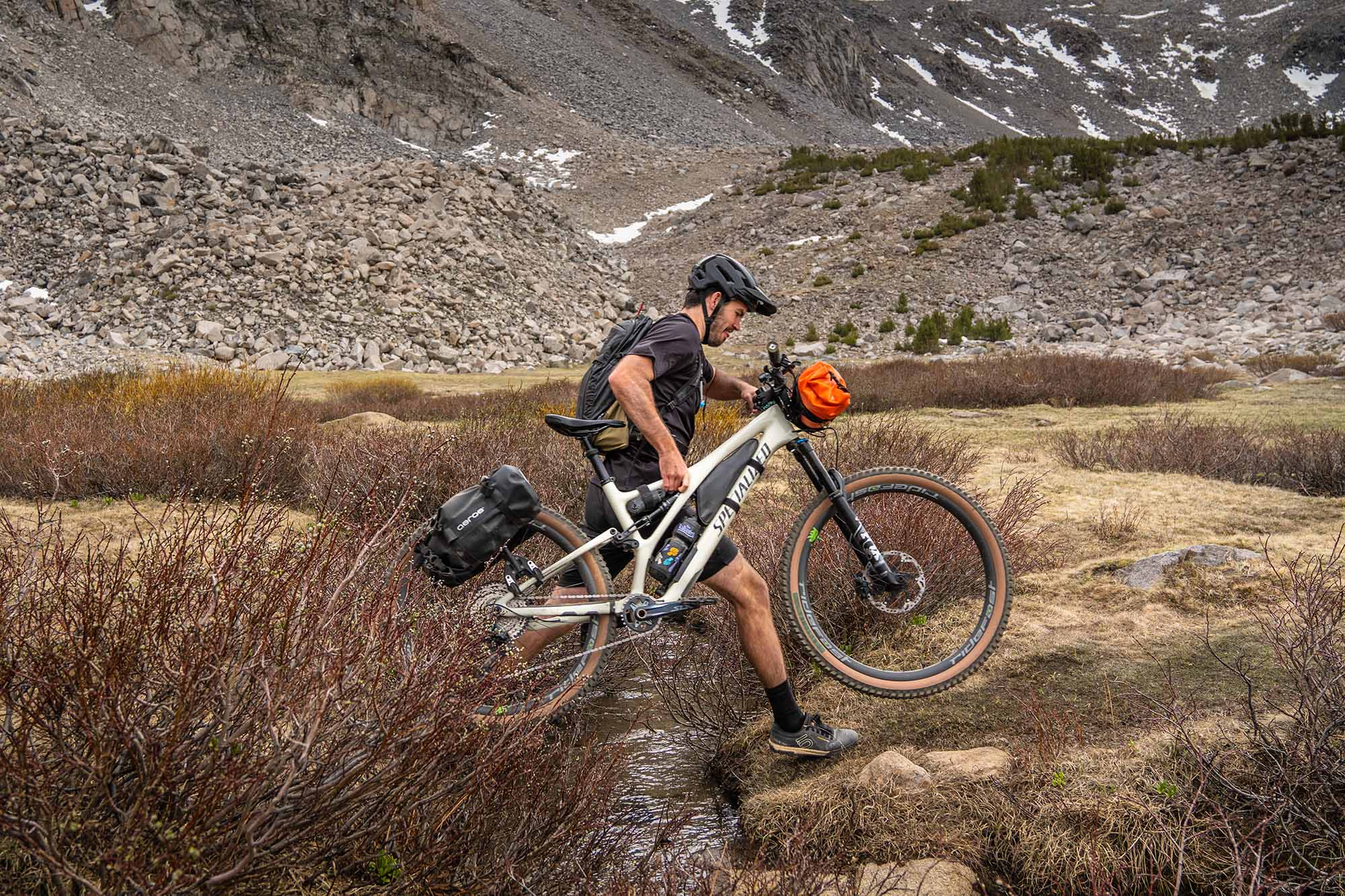 spider-rack-cradles_2000x